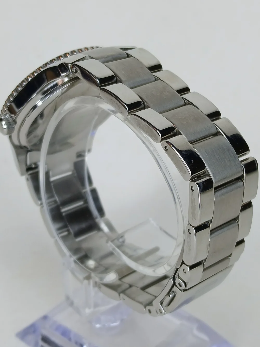 Tommy Hilfiger F80260 Women Watch Crystal Bezel Blue Dial Stainless Quartz